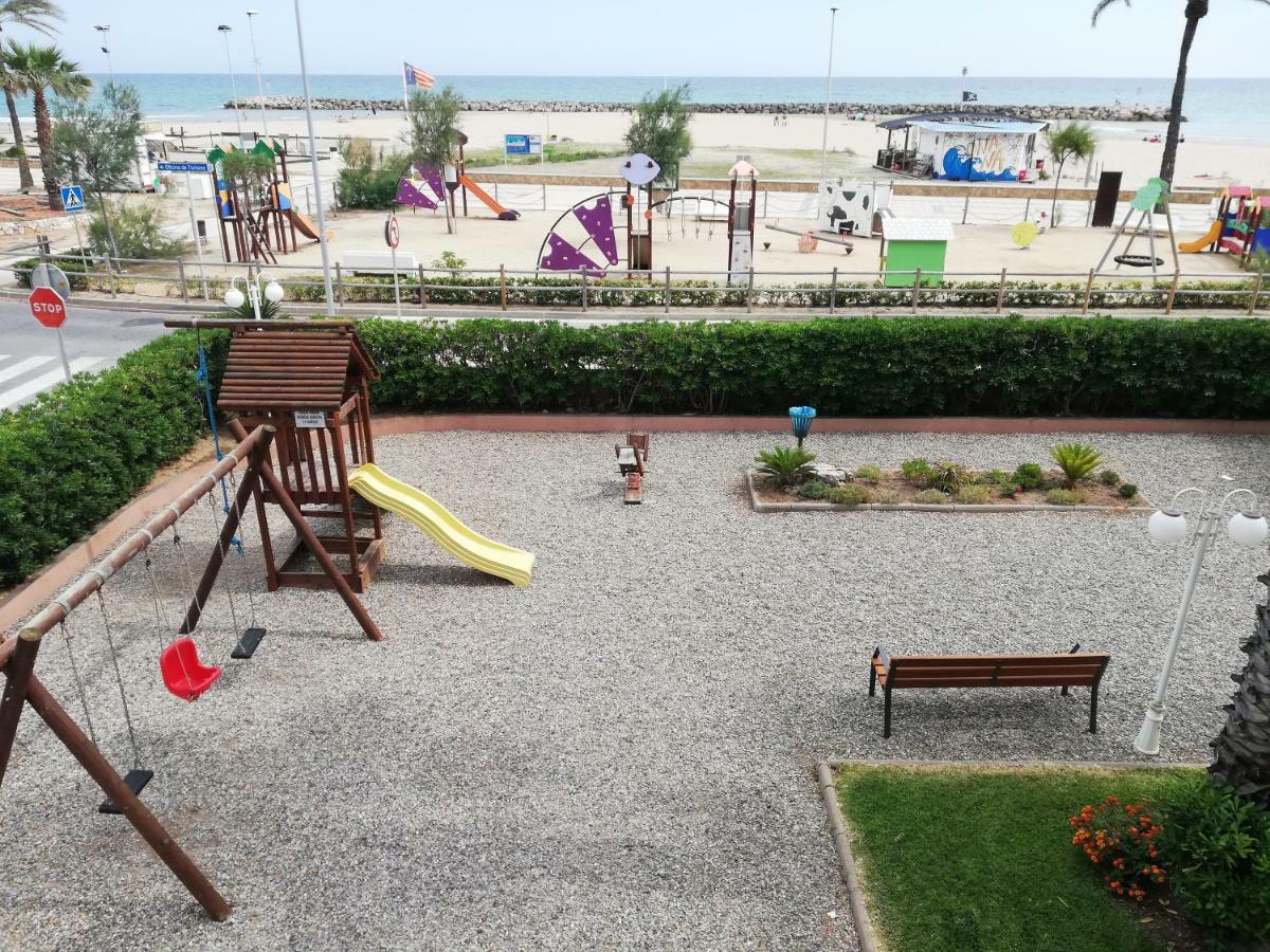 Cunit Playa Apartment ภายนอก รูปภาพ